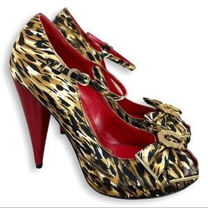 Betsey Johnson Leopard Print Lucky Horseshoe Rhinestone Detailed Pumps